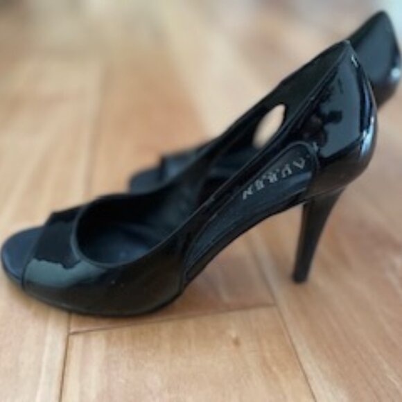 Ralph Lauren black Patent Heels Sz 7M - Picture 2 of 11
